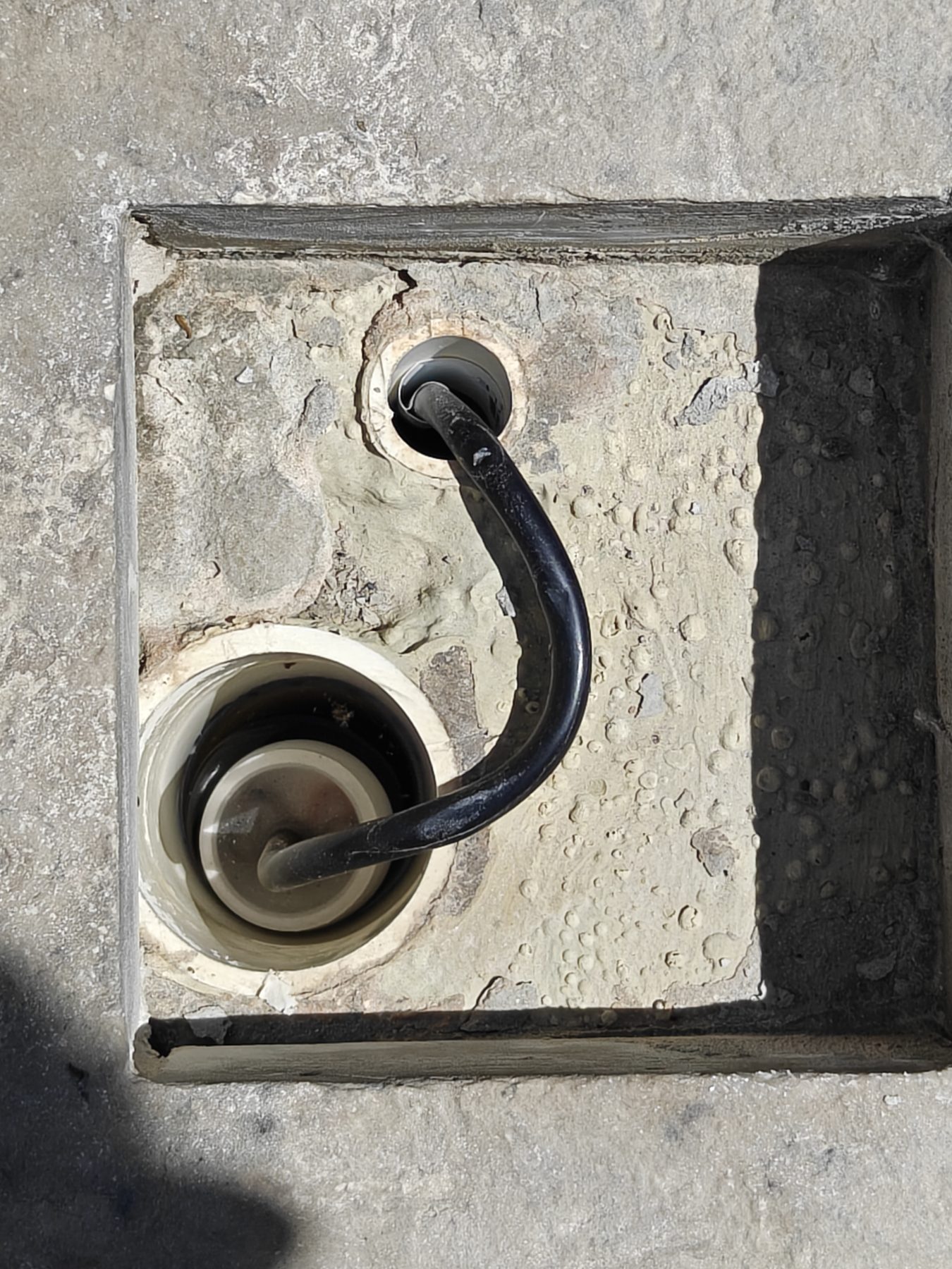 Fountain access and circulation line detail